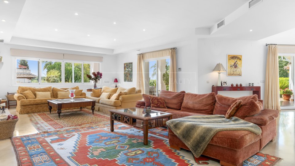 Benahavis, Villa de style andalou avec vue sur la mer à vendre à Paraíso Alto, Benahavís