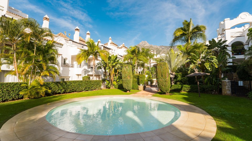 Marbella Golden Mile, Ground Floor Apartment in Sierra Blanca on Marbella’s Golden Mile with Private Garden Terrace