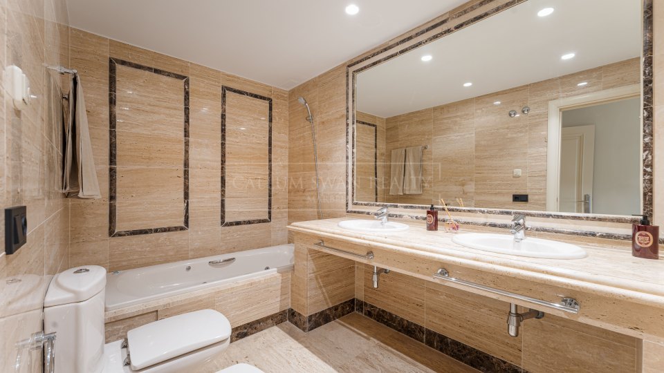Marbella Golden Mile, Ground Floor Apartment in Sierra Blanca on Marbella’s Golden Mile with Private Garden Terrace