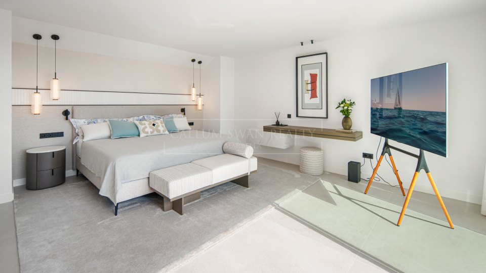 Benahavis, Duplex Penthouse with Panoramic Sea Views in Monte Halcones, Benahavís