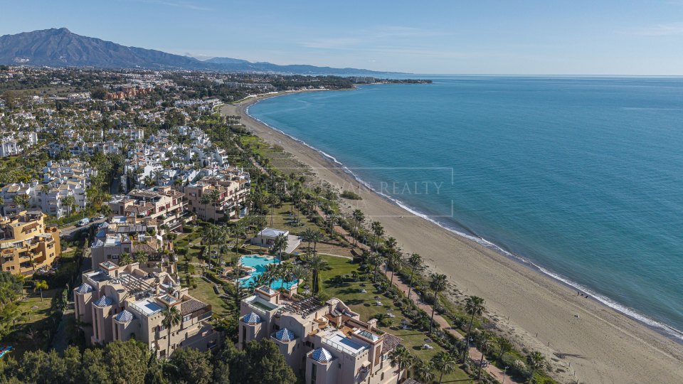 Estepona, Apartamento de lujo frente al mar en venta en Costalita del Mar, Estepona