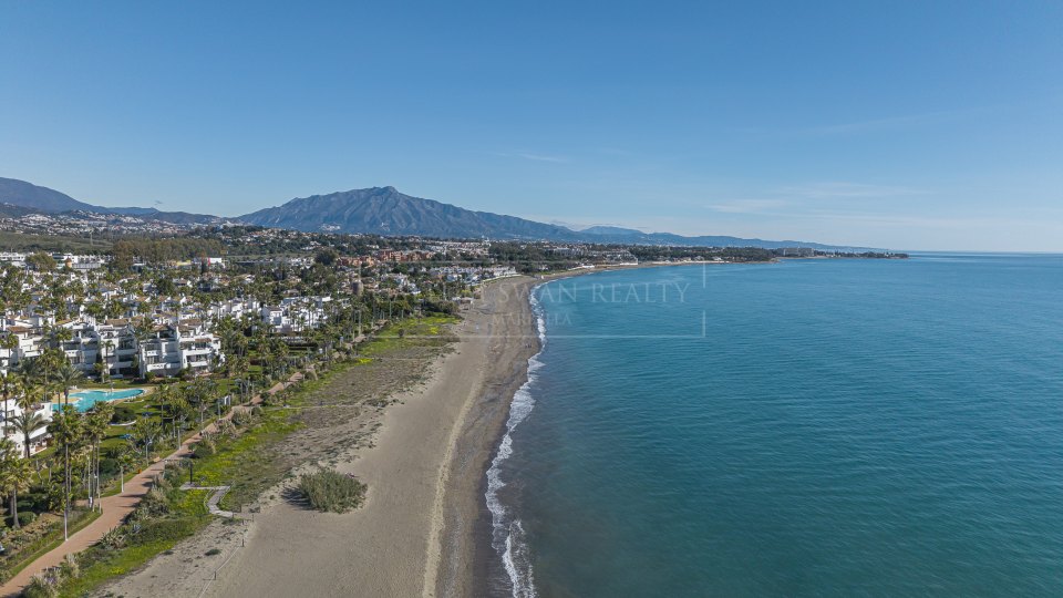 Estepona, Appartement en bord de mer avec trois chambres à coucher à Costalita del Mar, Nouvelle Milla d'Or Estepona