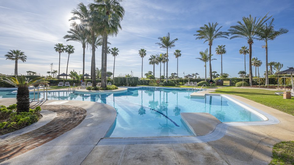 Estepona, Appartement en bord de mer avec trois chambres à coucher à Costalita del Mar, Nouvelle Milla d'Or Estepona