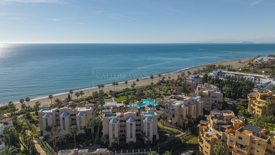 Estepona, Appartement en bord de mer avec trois chambres à coucher à Costalita del Mar, Nouvelle Milla d'Or Estepona