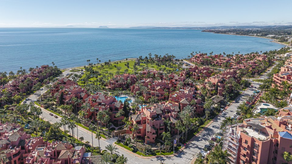 Estepona, Penthouse duplex en première ligne de plage avec vue sur la mer à Torre Bermeja, Estepona