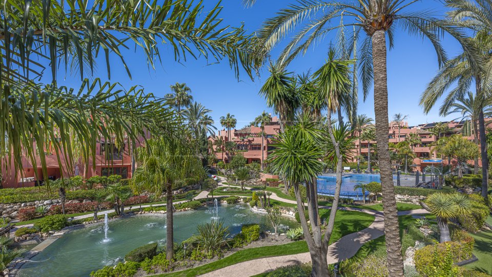 Estepona, Penthouse duplex en première ligne de plage avec vue sur la mer à Torre Bermeja, Estepona