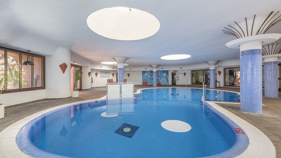 Estepona, Penthouse duplex en première ligne de plage avec vue sur la mer à Torre Bermeja, Estepona