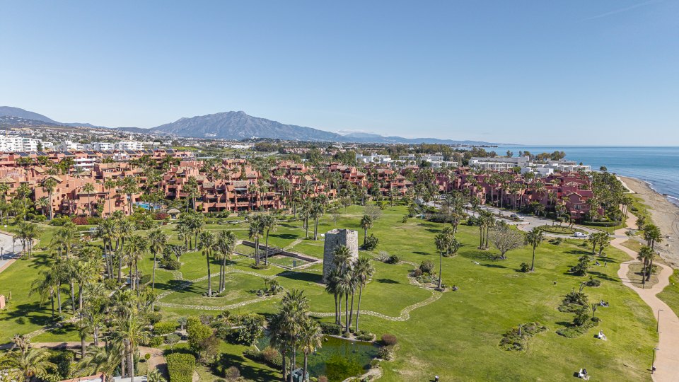 Estepona, Penthouse duplex en première ligne de plage avec vue sur la mer à Torre Bermeja, Estepona