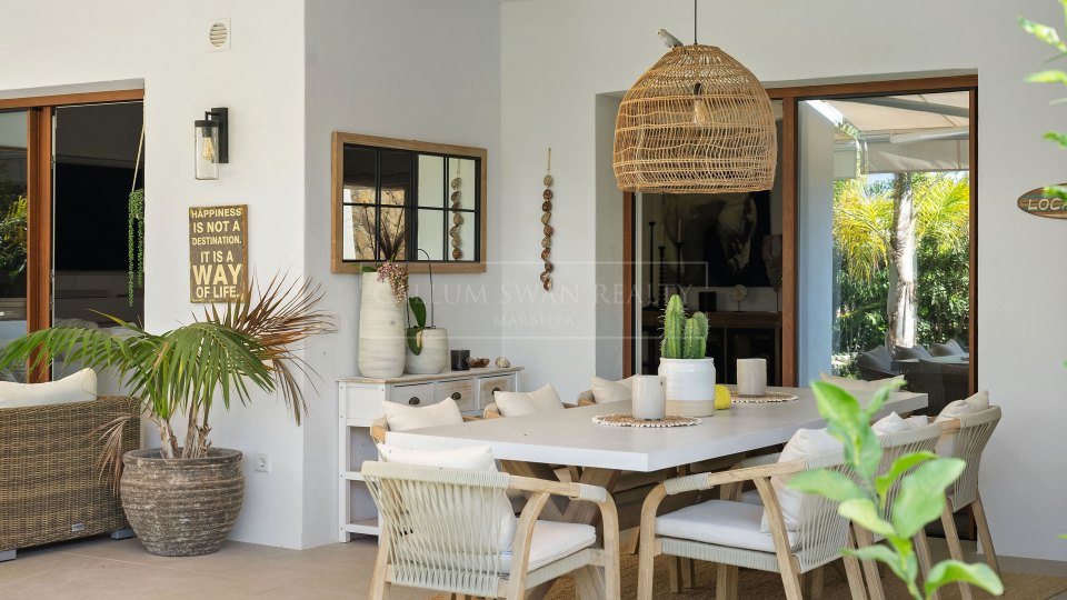 Nueva Andalucia, Dúplex de tres dormitorios con jardín privado en Nueva Andalucía Golf Valley cerca de Puerto Banús