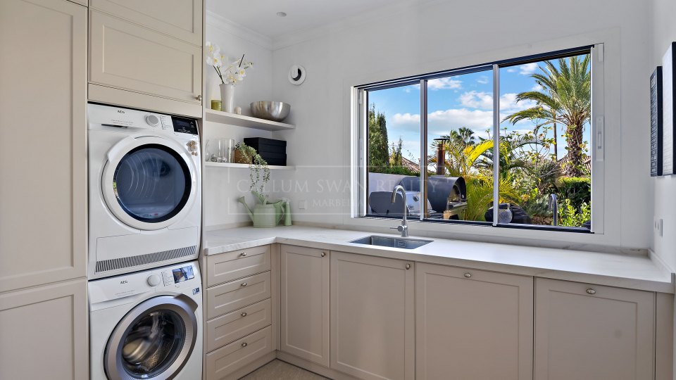 Nueva Andalucia, Dúplex de tres dormitorios con jardín privado en Nueva Andalucía Golf Valley cerca de Puerto Banús