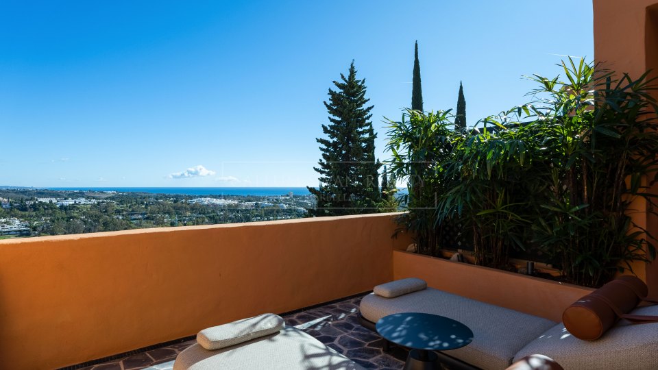 Nueva Andalucia, Ático dúplex en venta con vistas panorámicas al mar y a la montaña en La Cerquilla, Nueva Andalucía
