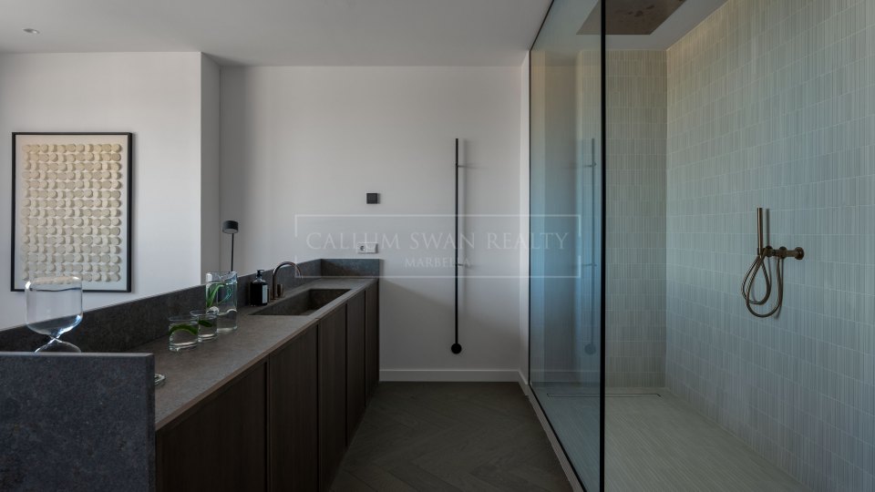 Nueva Andalucia, Ático dúplex en venta con vistas panorámicas al mar y a la montaña en La Cerquilla, Nueva Andalucía