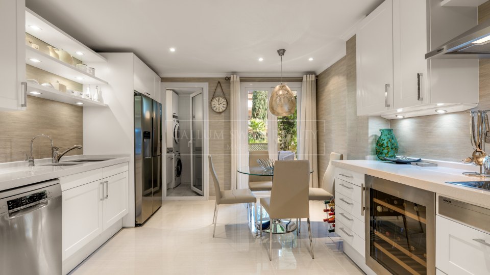 Nueva Andalucia, Appartement au rez-de-chaussée à vendre à Las Alamandas, Nueva Andalucía