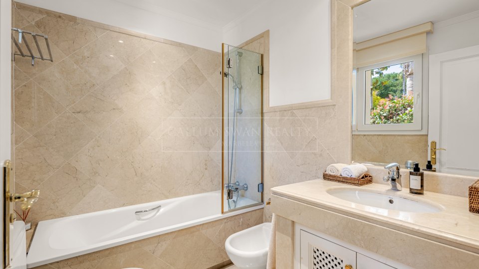 Nueva Andalucia, Appartement au rez-de-chaussée à vendre à Las Alamandas, Nueva Andalucía