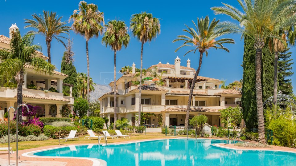 Nueva Andalucia, Appartement au rez-de-chaussée à vendre à Las Alamandas, Nueva Andalucía