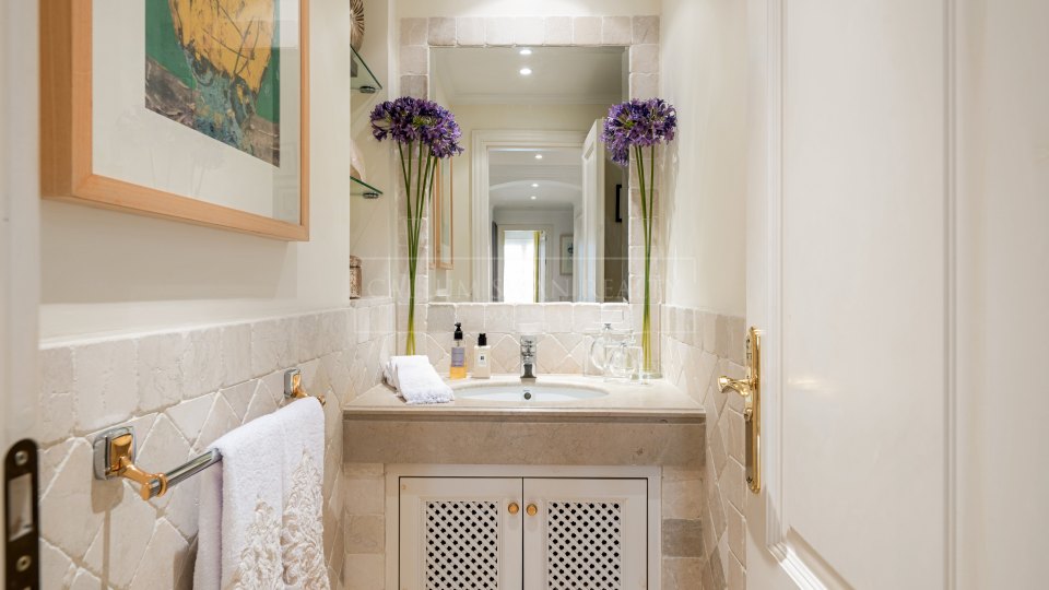 Nueva Andalucia, Appartement au rez-de-chaussée à vendre à Las Alamandas, Nueva Andalucía