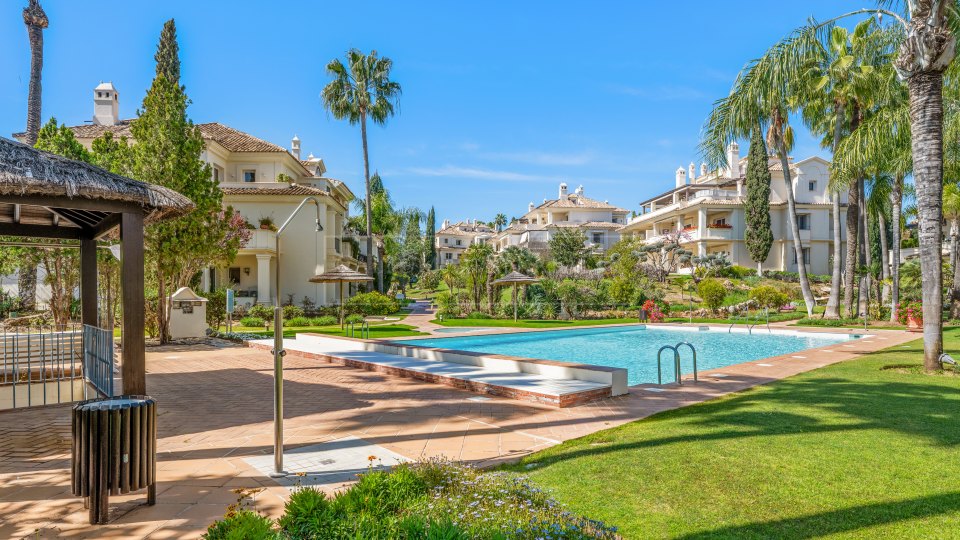 Nueva Andalucia, Appartement au rez-de-chaussée à vendre à Las Alamandas, Nueva Andalucía