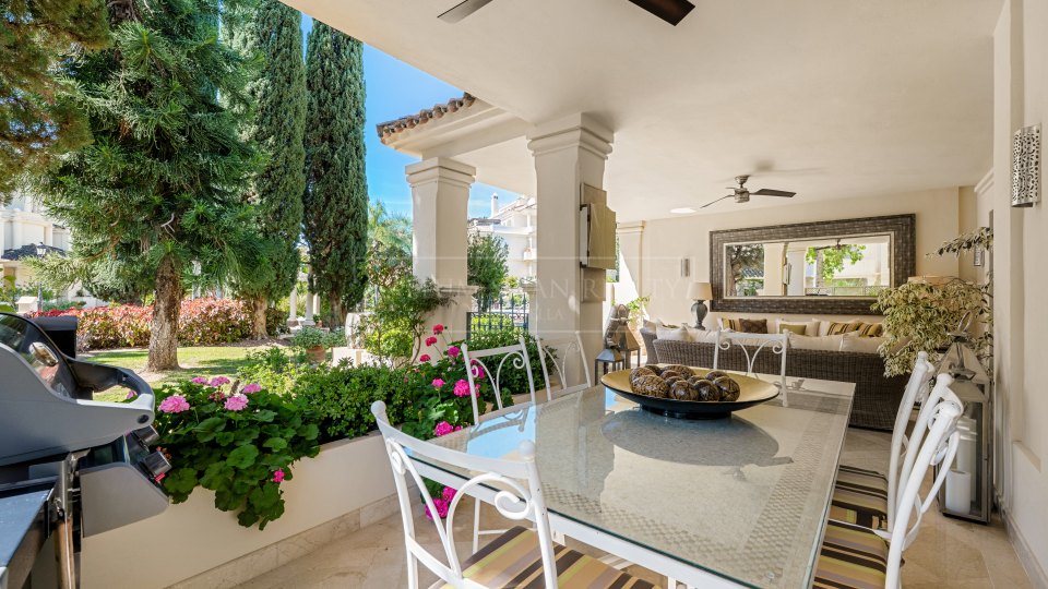 Nueva Andalucia, Appartement au rez-de-chaussée à vendre à Las Alamandas, Nueva Andalucía