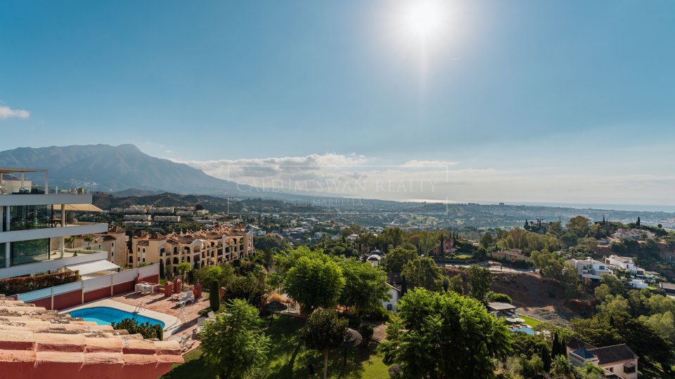 Benahavis, Penthouse duplex quatre pièces avec vue sur la mer à Monte Halcones, Benahavís