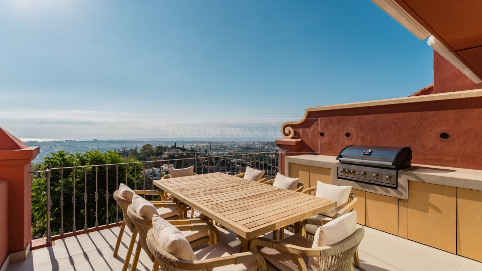 Benahavis, Penthouse duplex quatre pièces avec vue sur la mer à Monte Halcones, Benahavís