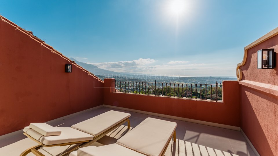 Benahavis, Penthouse duplex quatre pièces avec vue sur la mer à Monte Halcones, Benahavís