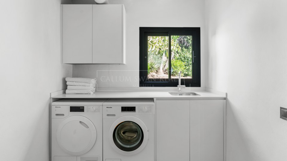 Nueva Andalucia, Villa de quatre chambres à Nueva Andalucía Marbella à vendre, propriété dans la Golf Valley avec piscine et terrasse