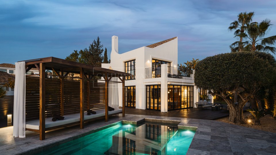 Nueva Andalucia, Élégante villa golfique de quatre chambres à Nueva Andalucía Golf Valley, Marbella