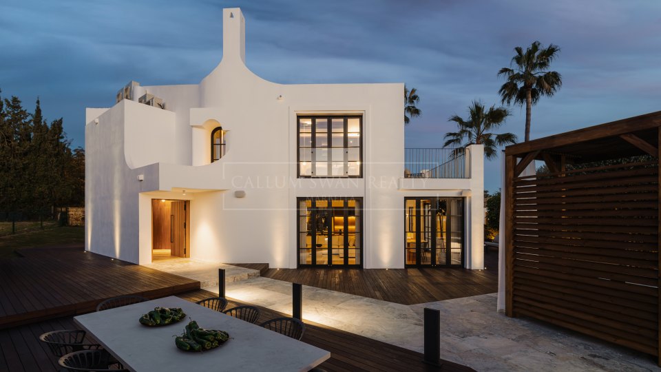 Nueva Andalucia, Élégante villa golfique de quatre chambres à Nueva Andalucía Golf Valley, Marbella