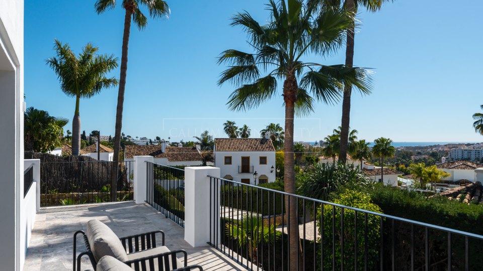 Nueva Andalucia, Élégante villa golfique de quatre chambres à Nueva Andalucía Golf Valley, Marbella