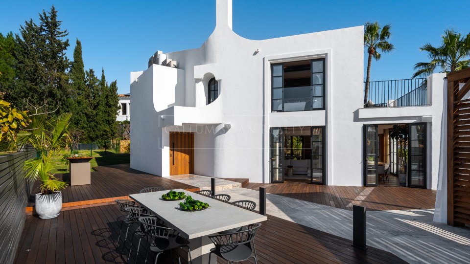 Nueva Andalucia, Élégante villa golfique de quatre chambres à Nueva Andalucía Golf Valley, Marbella