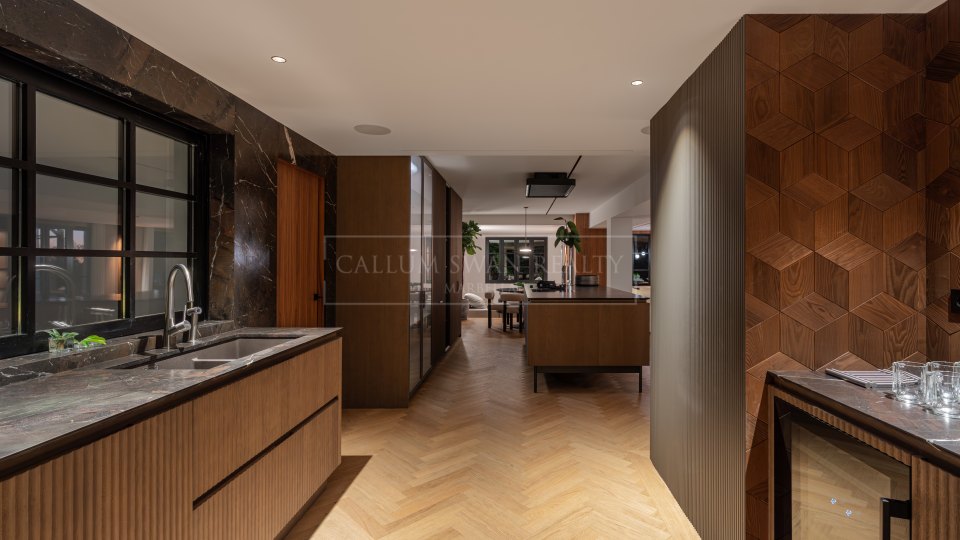 Nueva Andalucia, Élégante villa golfique de quatre chambres à Nueva Andalucía Golf Valley, Marbella