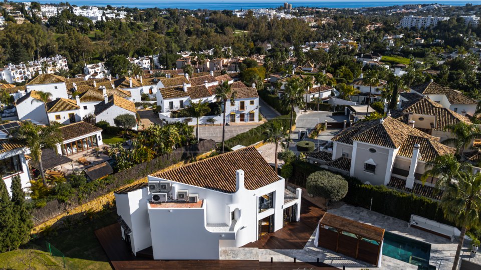 Nueva Andalucia, Élégante villa golfique de quatre chambres à Nueva Andalucía Golf Valley, Marbella