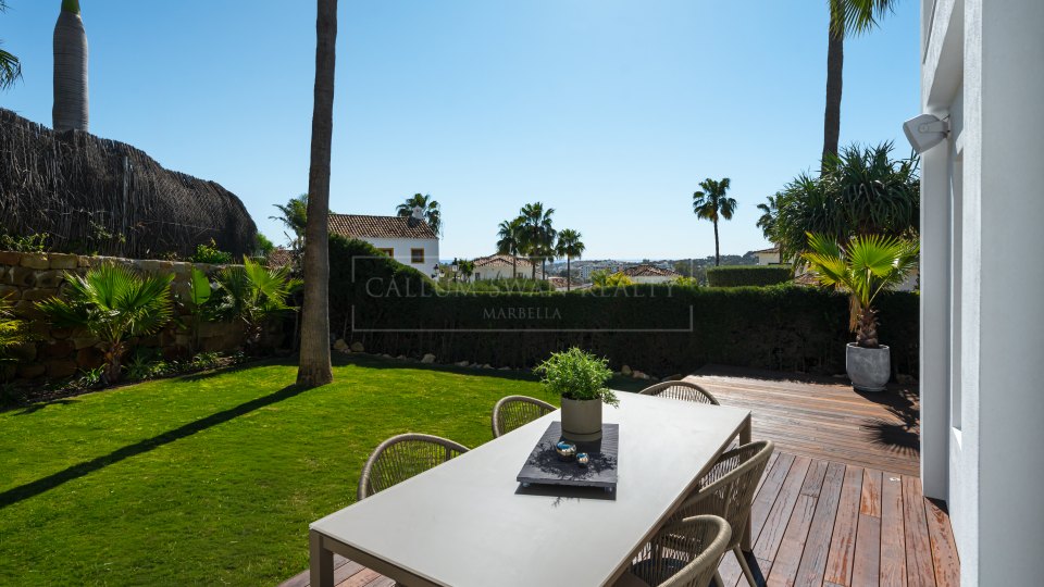 Nueva Andalucia, Élégante villa golfique de quatre chambres à Nueva Andalucía Golf Valley, Marbella