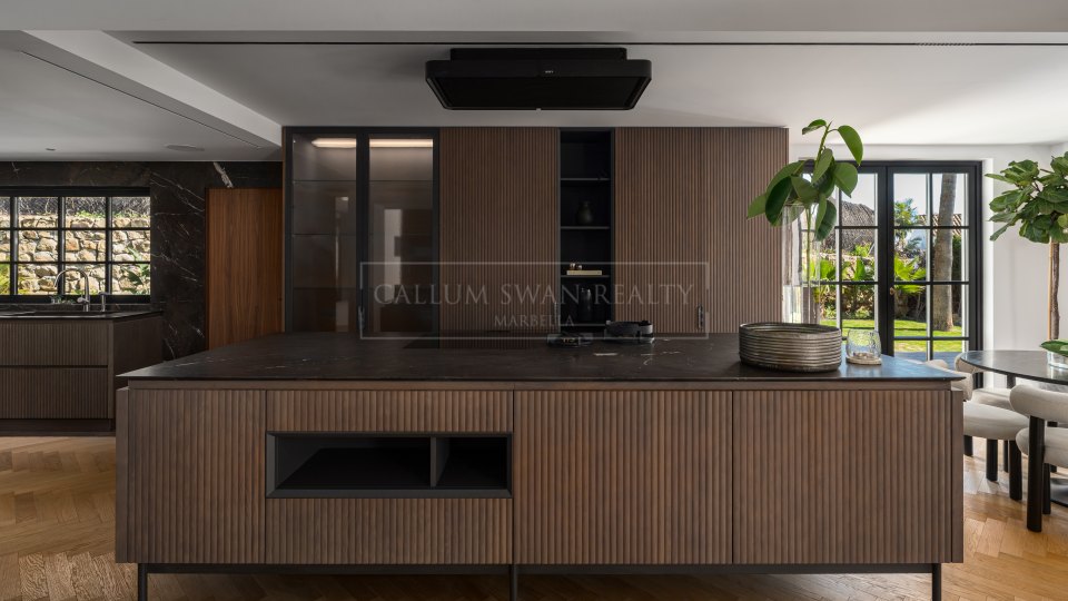 Nueva Andalucia, Élégante villa golfique de quatre chambres à Nueva Andalucía Golf Valley, Marbella