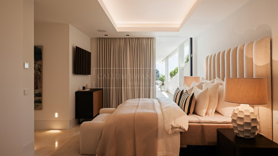 Benahavis, Apartamento de tres dormitorios en venta en La Quinta Benahavís con vistas al mar y amplia terraza