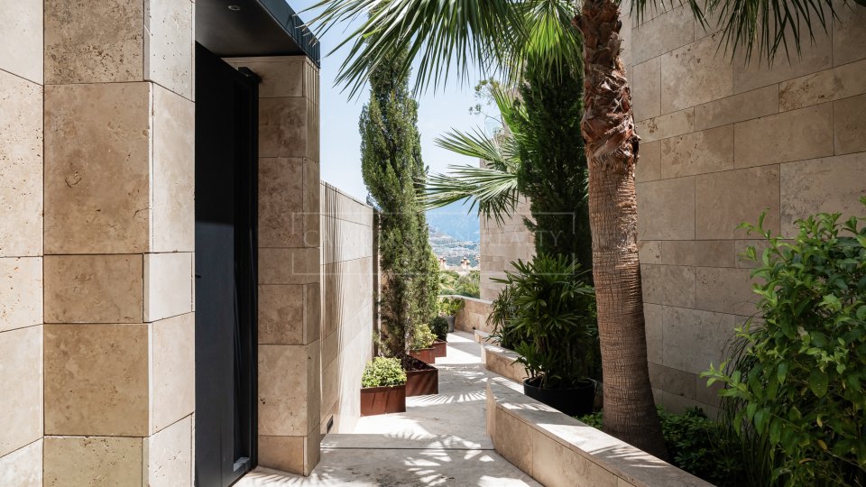 Benahavis, Apartamento de tres dormitorios en venta en La Quinta Benahavís con vistas al mar y amplia terraza