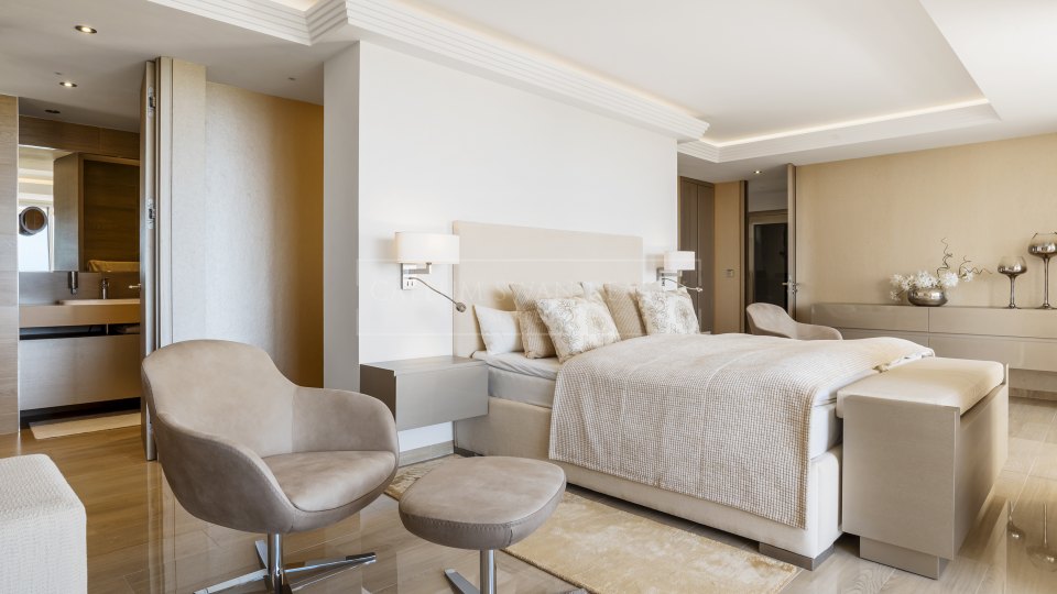 Benahavis, Penthouse quatre chambres avec vue sur la mer et solarium à Los Almendros, Benahavís