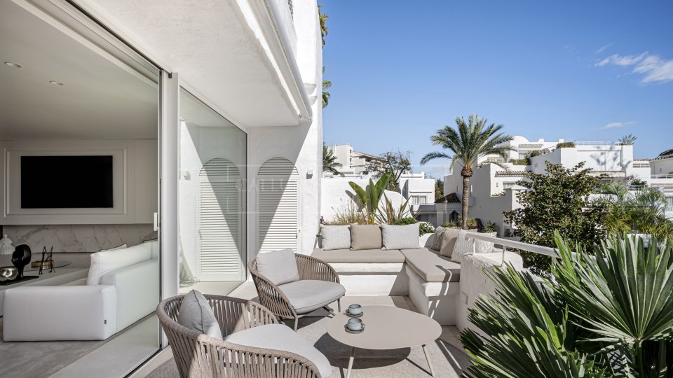 Marbella Golden Mile, Penthouse duplex en front de mer à vendre à Alhambra del Mar, Marbella