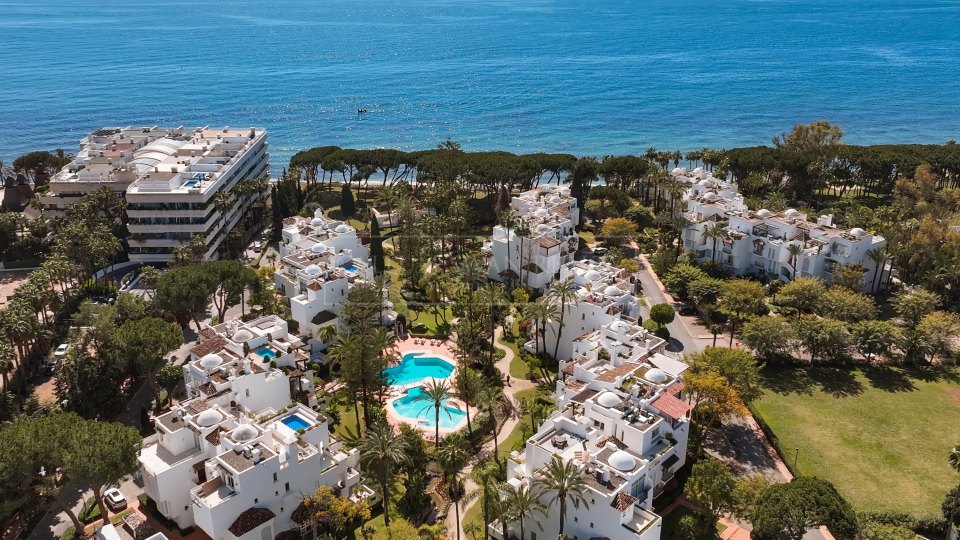 Marbella Golden Mile, Penthouse duplex en front de mer à vendre à Alhambra del Mar, Marbella