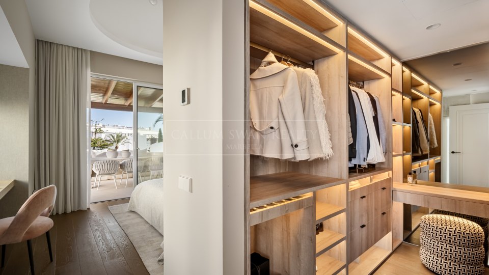 Marbella Golden Mile, Penthouse duplex en front de mer à vendre à Alhambra del Mar, Marbella