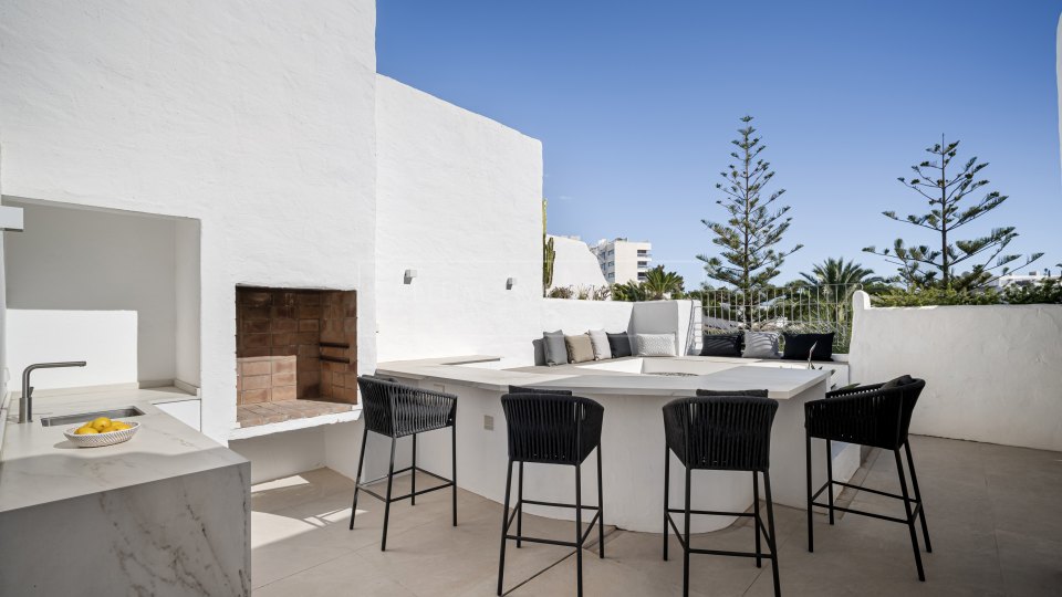 Marbella Golden Mile, Penthouse duplex en front de mer à vendre à Alhambra del Mar, Marbella