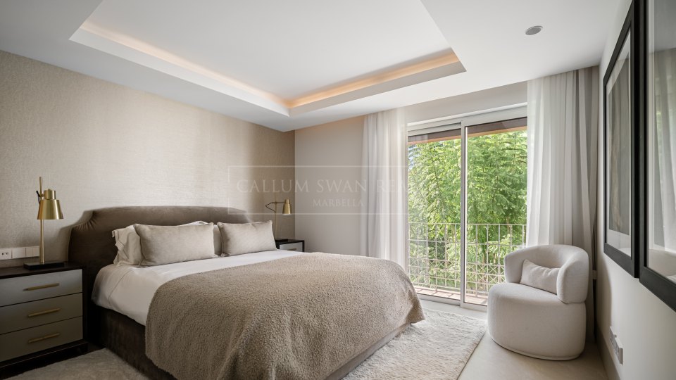 Marbella Golden Mile, Penthouse duplex en front de mer à vendre à Alhambra del Mar, Marbella