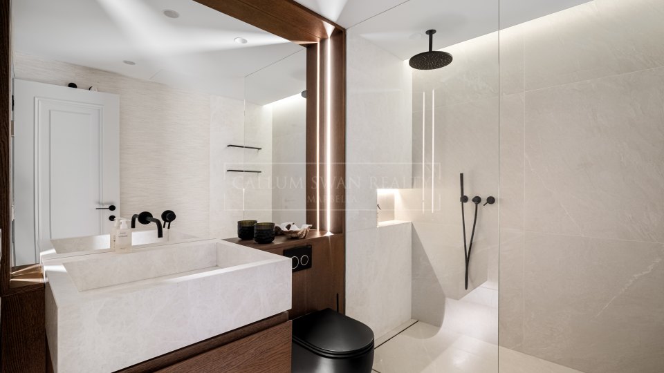 Marbella Golden Mile, Penthouse duplex en front de mer à vendre à Alhambra del Mar, Marbella