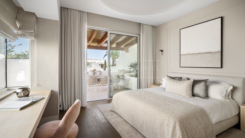 Marbella Golden Mile, Penthouse duplex en front de mer à vendre à Alhambra del Mar, Marbella