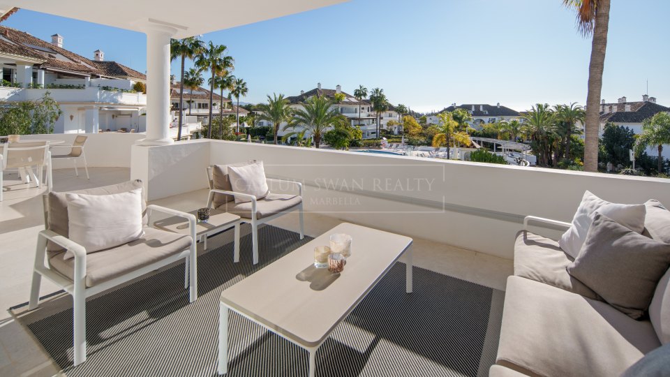 Marbella Golden Mile, Contemporary Three-Bedroom Duplex Penthouse for Sale in Monte Paraiso, Marbella Golden Mile