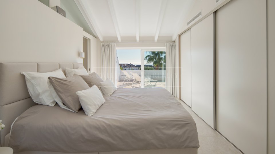 Marbella Golden Mile, Contemporary Three-Bedroom Duplex Penthouse for Sale in Monte Paraiso, Marbella Golden Mile