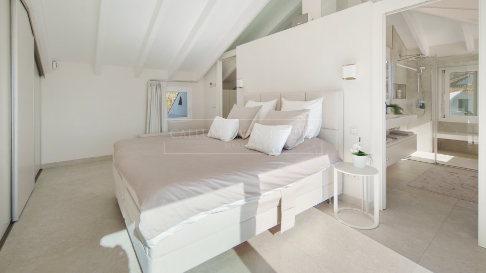 Marbella Golden Mile, Contemporary Three-Bedroom Duplex Penthouse for Sale in Monte Paraiso, Marbella Golden Mile