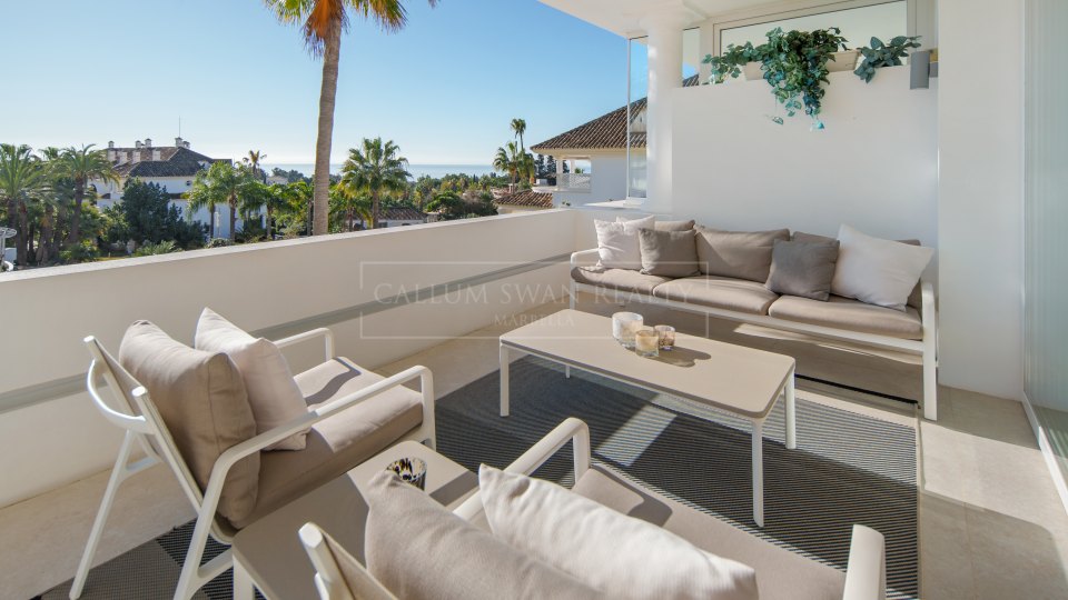 Marbella Golden Mile, Contemporary Three-Bedroom Duplex Penthouse for Sale in Monte Paraiso, Marbella Golden Mile