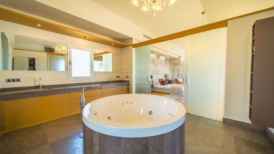 San Pedro de Alcantara, Villa moderne de six chambres à vendre à Guadalmina Alta, San Pedro de Alcántara