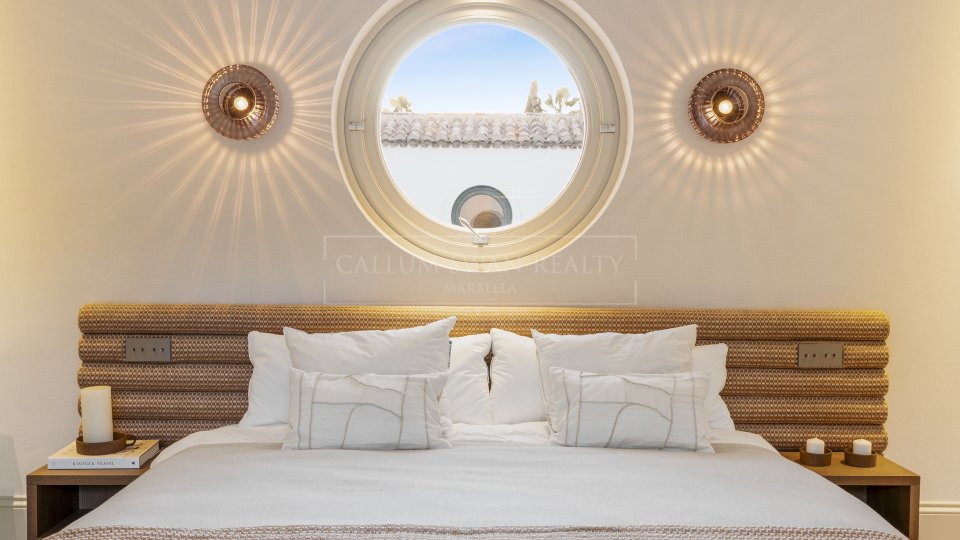 Nueva Andalucia, Villa refinada de cinco dormitorios en venta en Nueva Andalucía, el Valle del Golf de Marbella